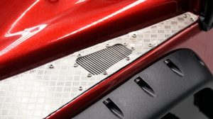 YEAH RACING Stainless Steel Front Hood Vent Plate for Traxxas TRX-4 – Bild 2